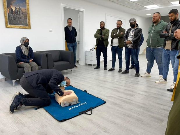 انطلاق دورة تدريبية في مجال الإسعافات الأولية والسلامة المهنية للصحفيين في باكورة البرنامج التدريبي للهيئة